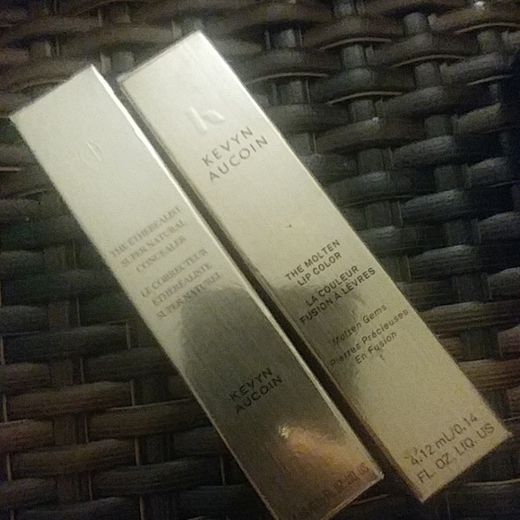 High end makeup bundle - Picture 3 of 4